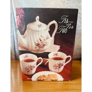 Vintage tea for two set of two mugs and one tea pot by Salem China co